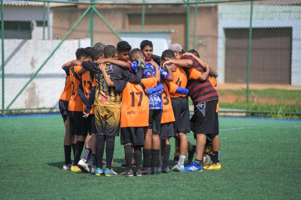 Capa da notícia: Itapoã recebe a 61ª edição do GDF Mais Perto do Cidadão com finais de futebol infantil e juvenil